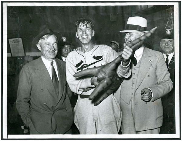 Will Rogers and Dizzy Dean Original Wire Photograph