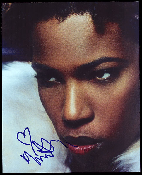 Macy Gray Signed Photograph