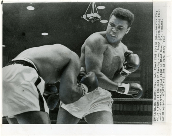 Cassius Clay vs. Sonny Liston I (1964) Original 11x14 Wire Photograph